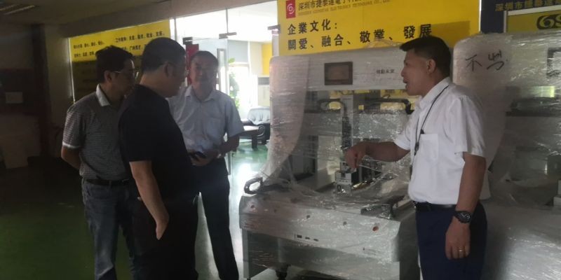 热烈欢迎怀宁县县委张常委，招商局谢局长，胡局长一行莅临我司参观指导